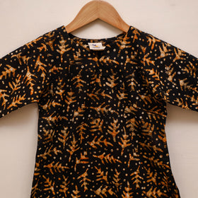 Girls hand batik pure cotton kurta set (3-6 years) 10