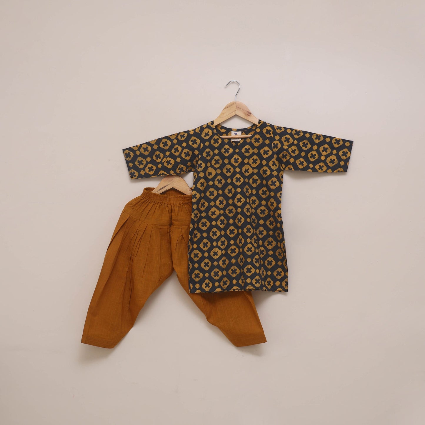 Girls hand batik pure cotton kurta set (3-4 years) 12 - 3-4