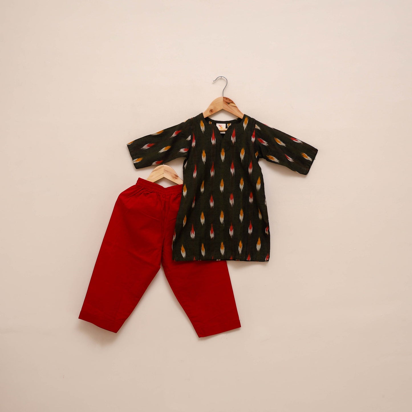 Girls pochampally ikat pure cotton kurta set (2-6 years) 03