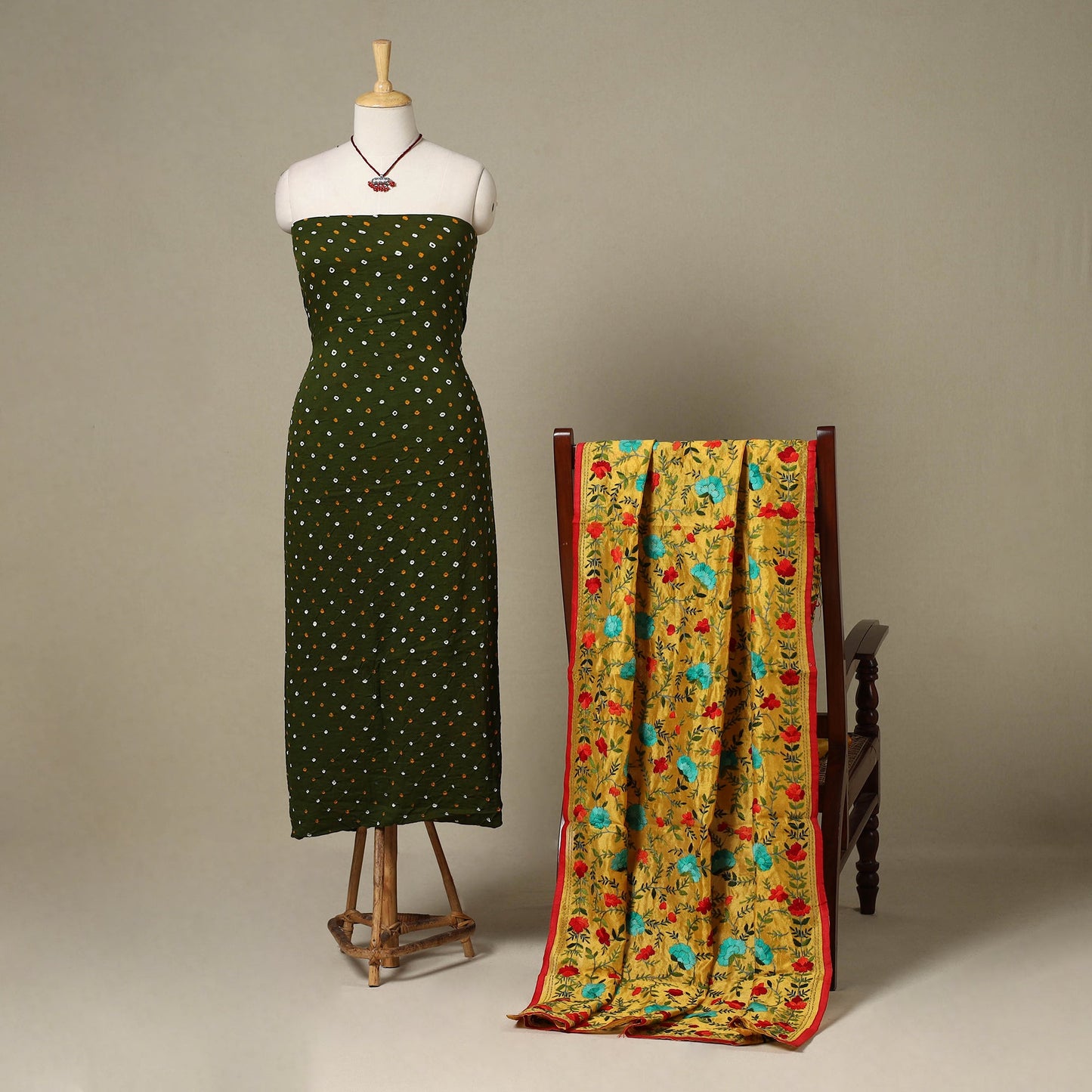 Green 2pc Unstitched Bandhani Dress Material with Jewellery Set