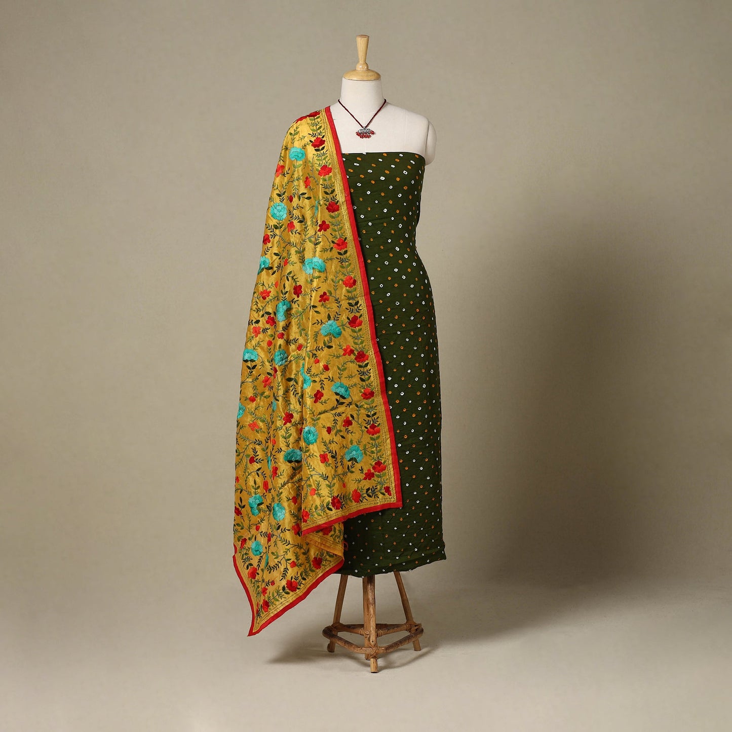 Green 2pc Unstitched Bandhani Dress Material with Jewellery Set