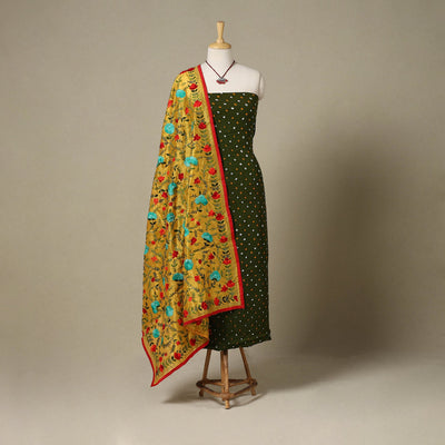 Green 2pc Unstitched Bandhani Dress Material with Jewellery Set