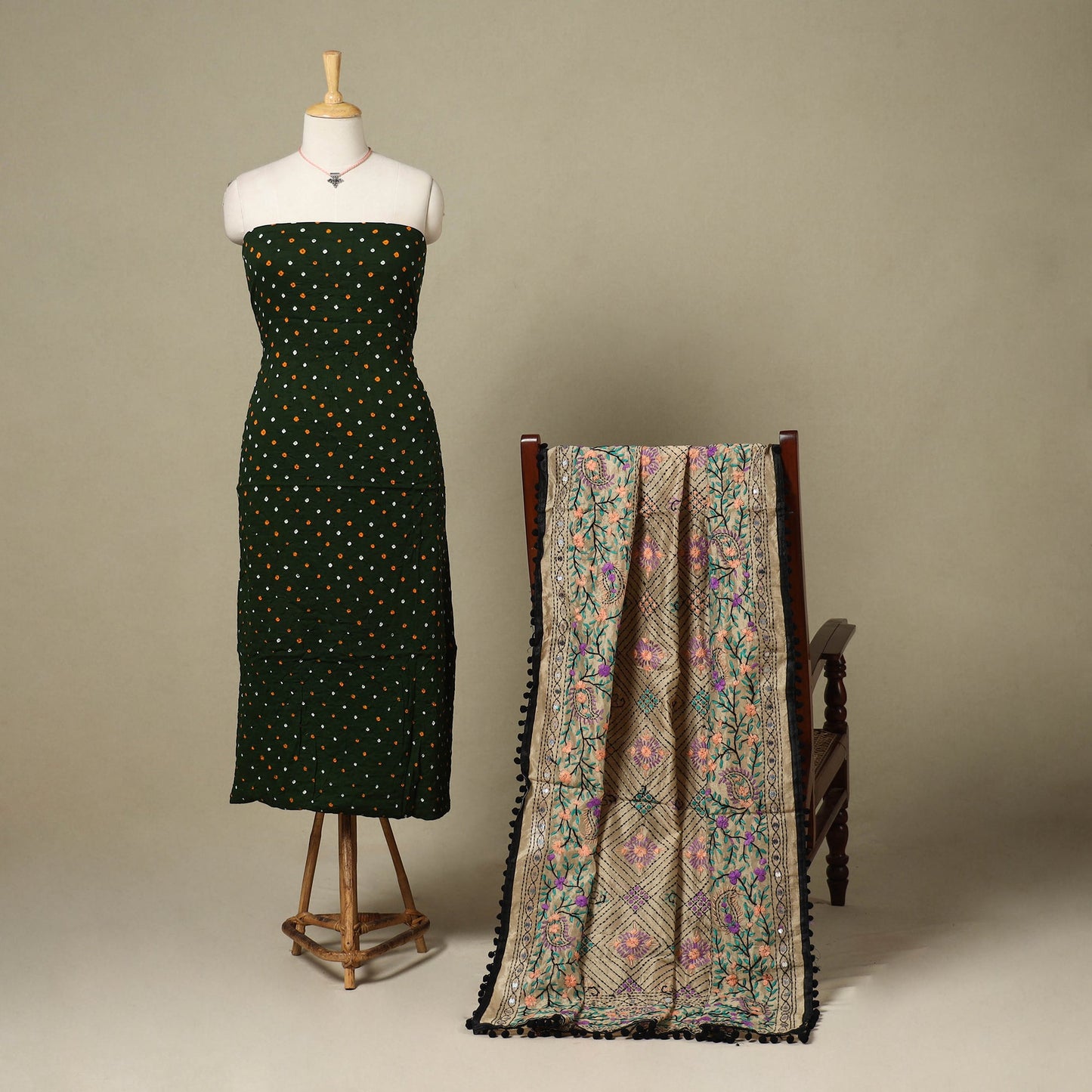 Green 2pc Unstitched Bandhani Dress Material with Jewellery Set