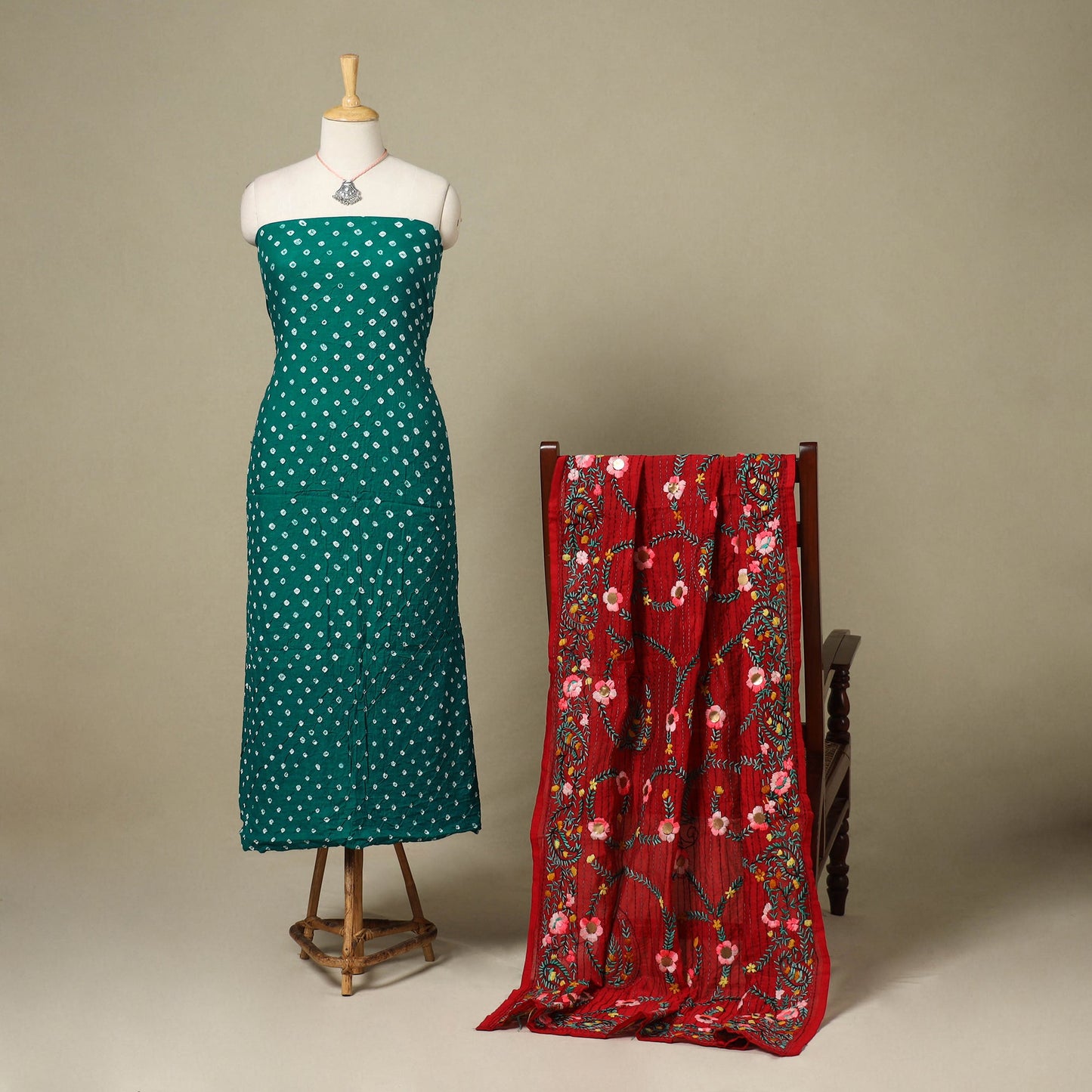 Green 2pc Unstitched Bandhani Dress Material with Jewellery Set