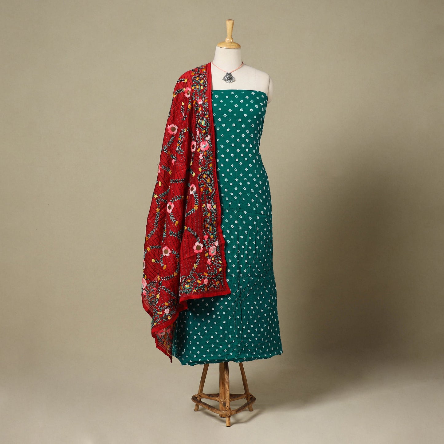 Green 2pc Unstitched Bandhani Dress Material with Jewellery Set