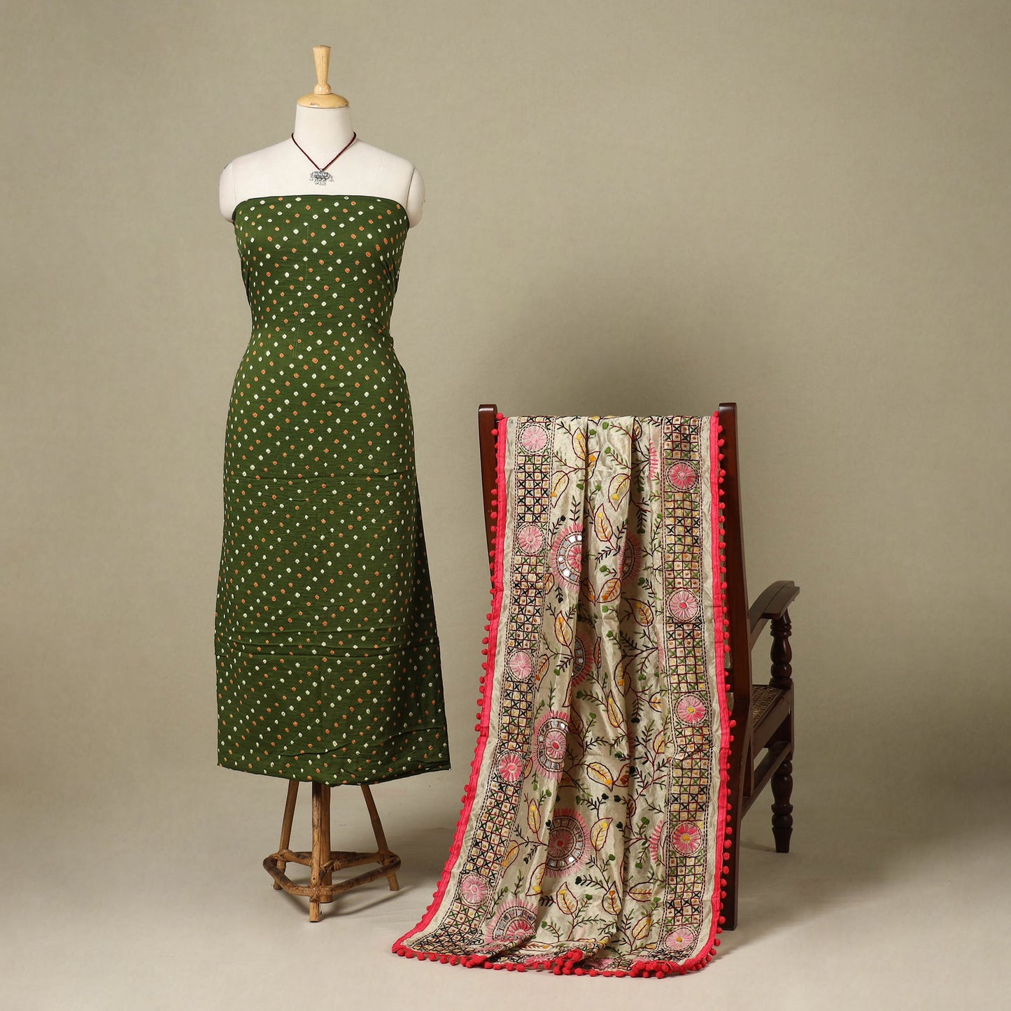 Green 2pc Unstitched Bandhani Dress Material with Jewellery Set