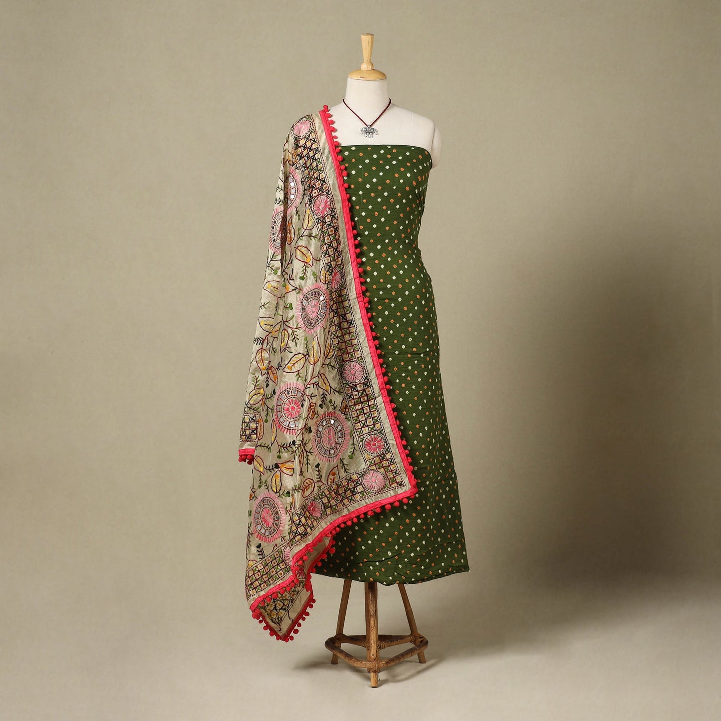 Green 2pc Unstitched Bandhani Dress Material with Jewellery Set