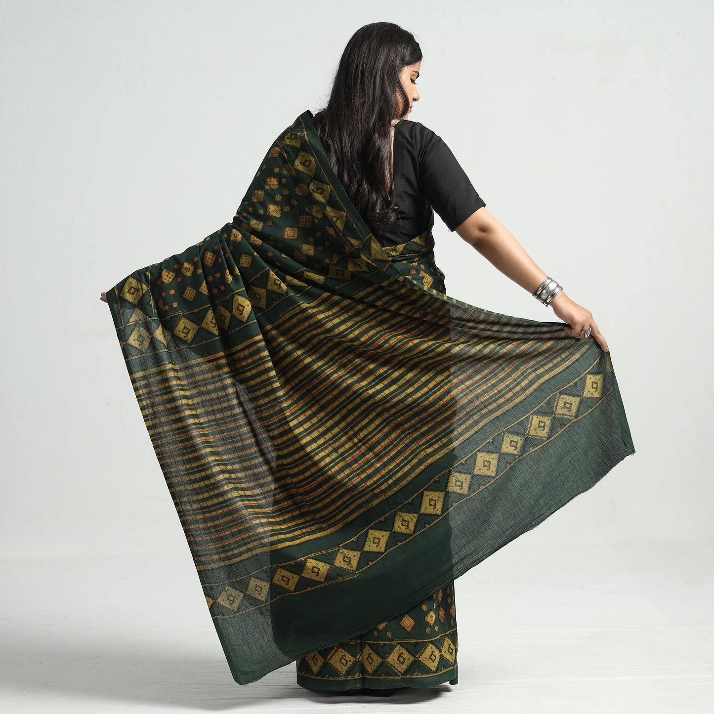  Akola Hand Block Printed Cotton Saree Online at iTokri.com