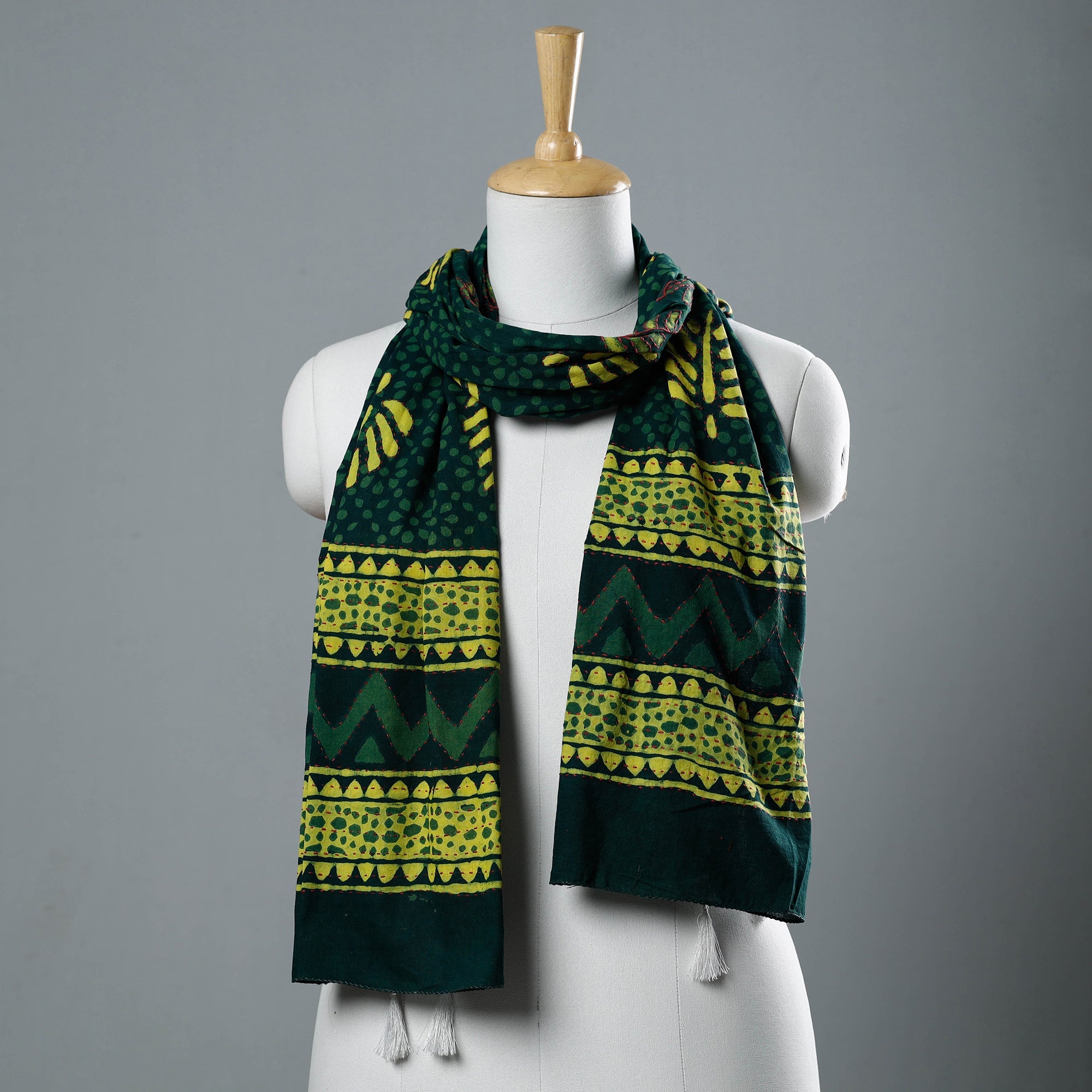 Buy Bagru Block Printed Tagai Work Cotton Stole with Tassels Online at iTokri.com