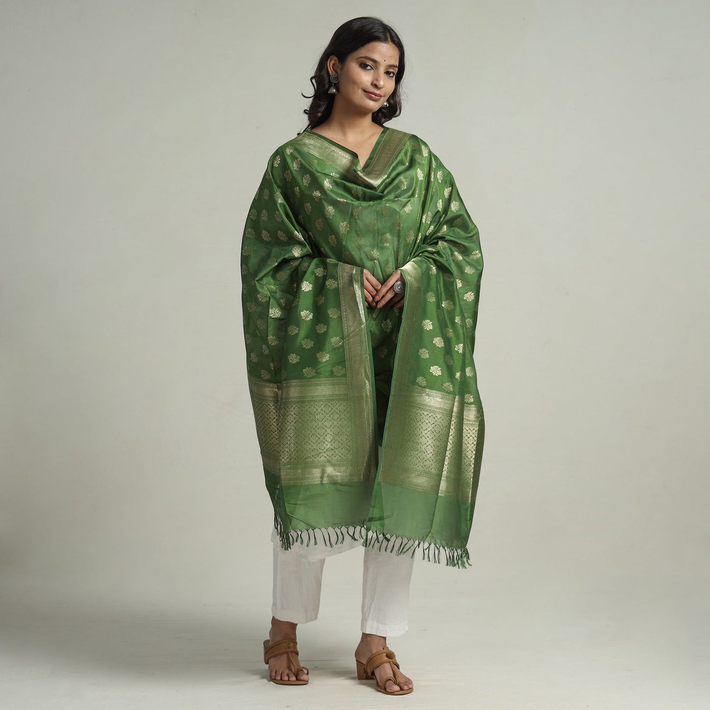 Buy Banarasi Handloom Katan Silk Zari Buti Dupatta with Tassels 63 Online l iTokri.com