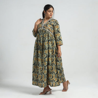 Buy Batik Printed Cotton Flared Dress Online at iTokri.com