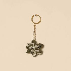 Beaded fabart flower keychain 02 - handcrafted