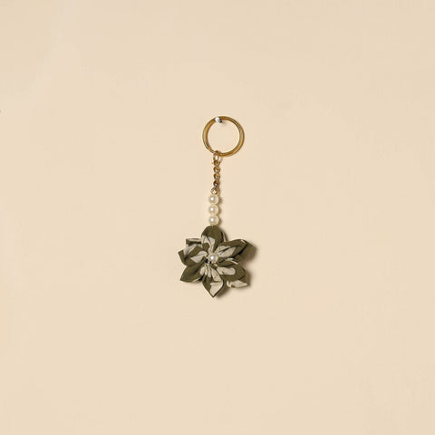 Beaded fabart flower keychain 02 - handcrafted