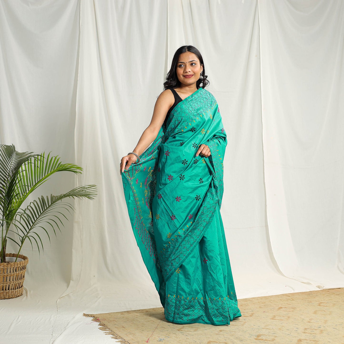  Buy Green Bengal Hand Embroidery Silk Nakshi Kantha Saree
