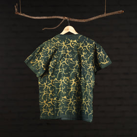 Buy Bindaas Natural Dyed Art Block Print Round Neck T-shirt in Pure Cotton Online at iTokri.com