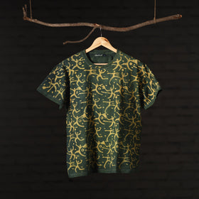 Buy Bindaas Natural Dyed Art Block Print Round Neck T-shirt in Pure Cotton Online at iTokri.com