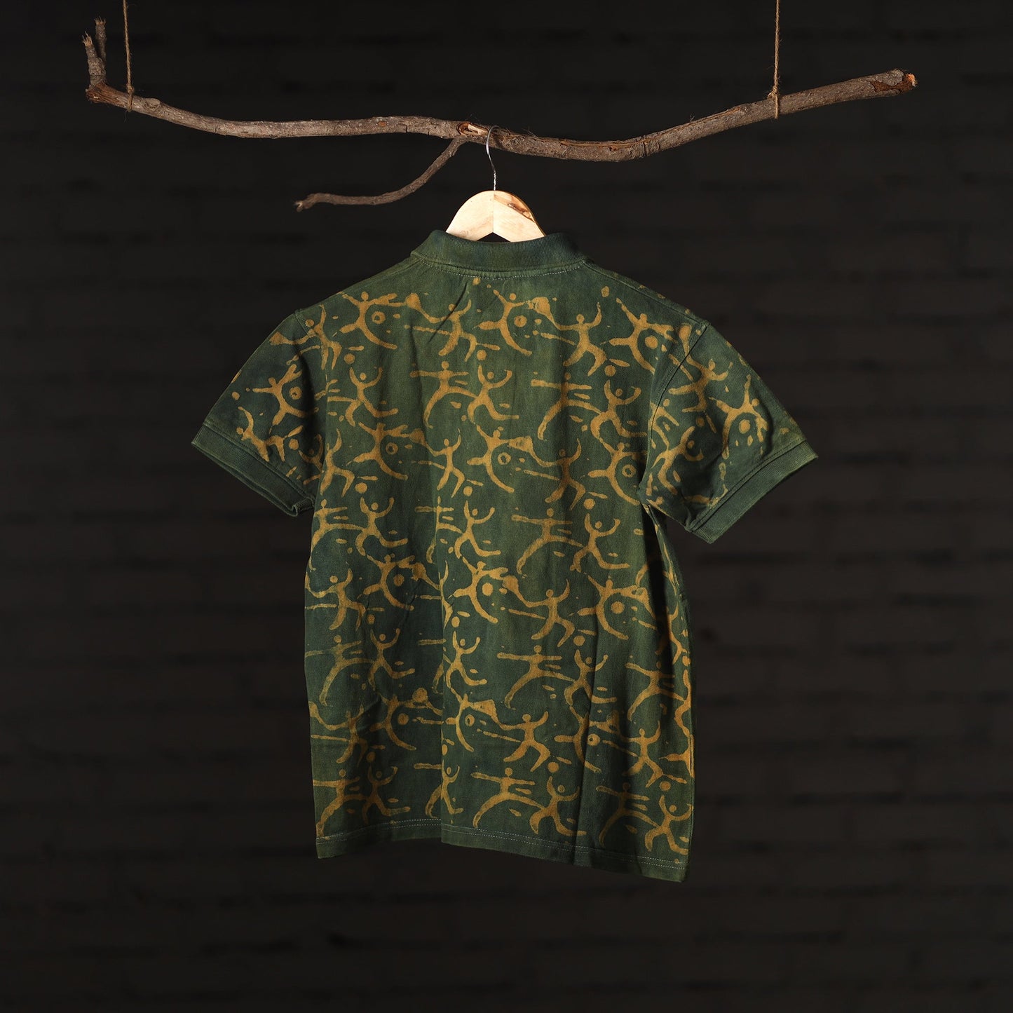 Buy Bindaas Natural Dyed Art Block Print Polo Collar T-shirt in Pure Cotton Online at iTokri.com