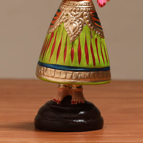 Bobble head thanjavur traditional dancing doll 05