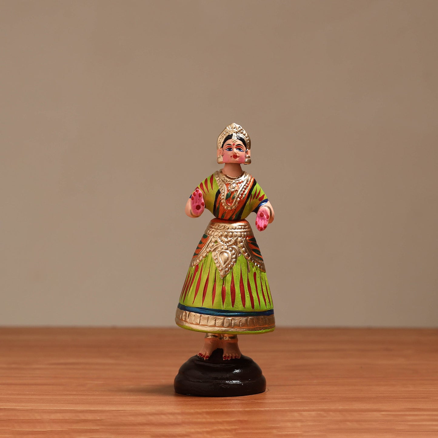 Bobble head thanjavur traditional dancing doll 05