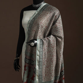 Chanderi silk bagh natural dyed dupatta with zari border 11