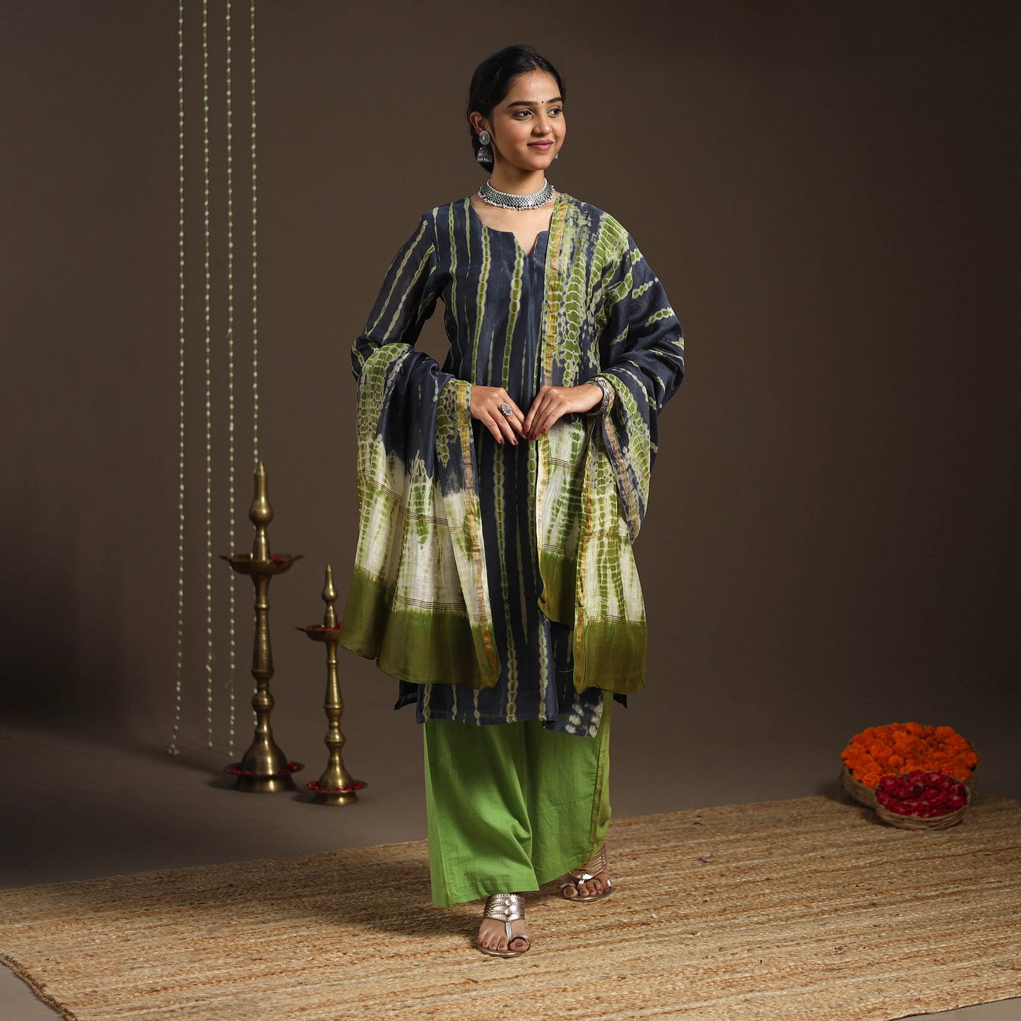 Green - chanderi silk shibori kurta set (set of 3) 09
