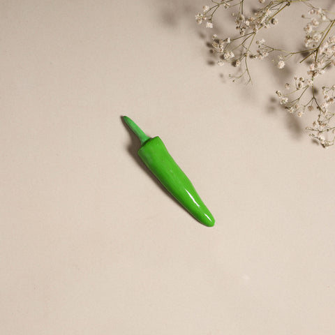 Green chilli - handpainted terracotta magnet 01