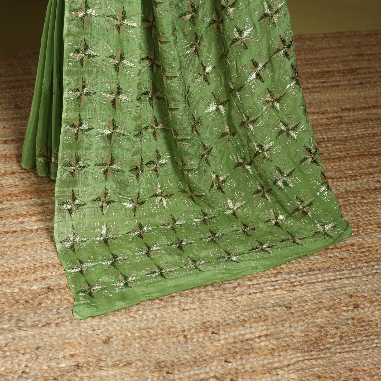 Green - chinon silk hand embroidery phulkari saree 03