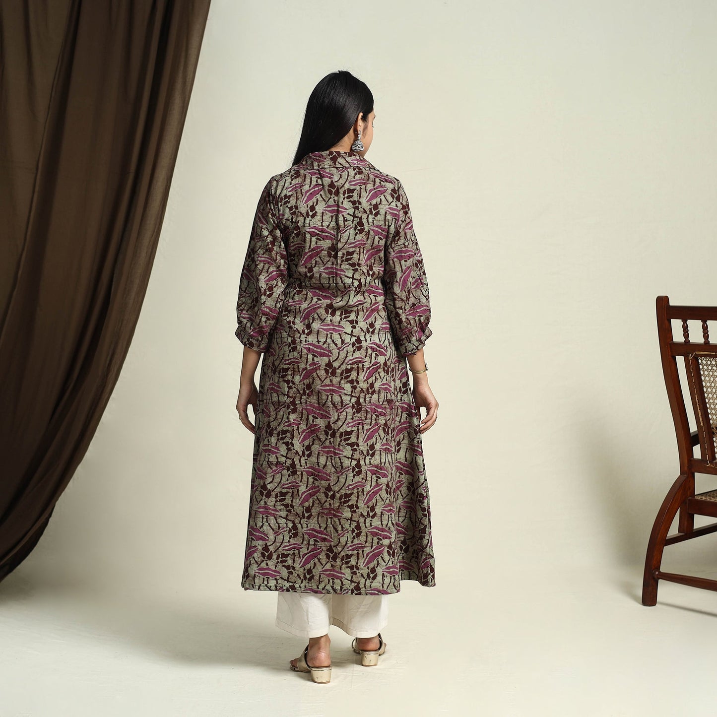 Collared Neck Buttoned Down Green Batik Print Cotton Kurta for Women