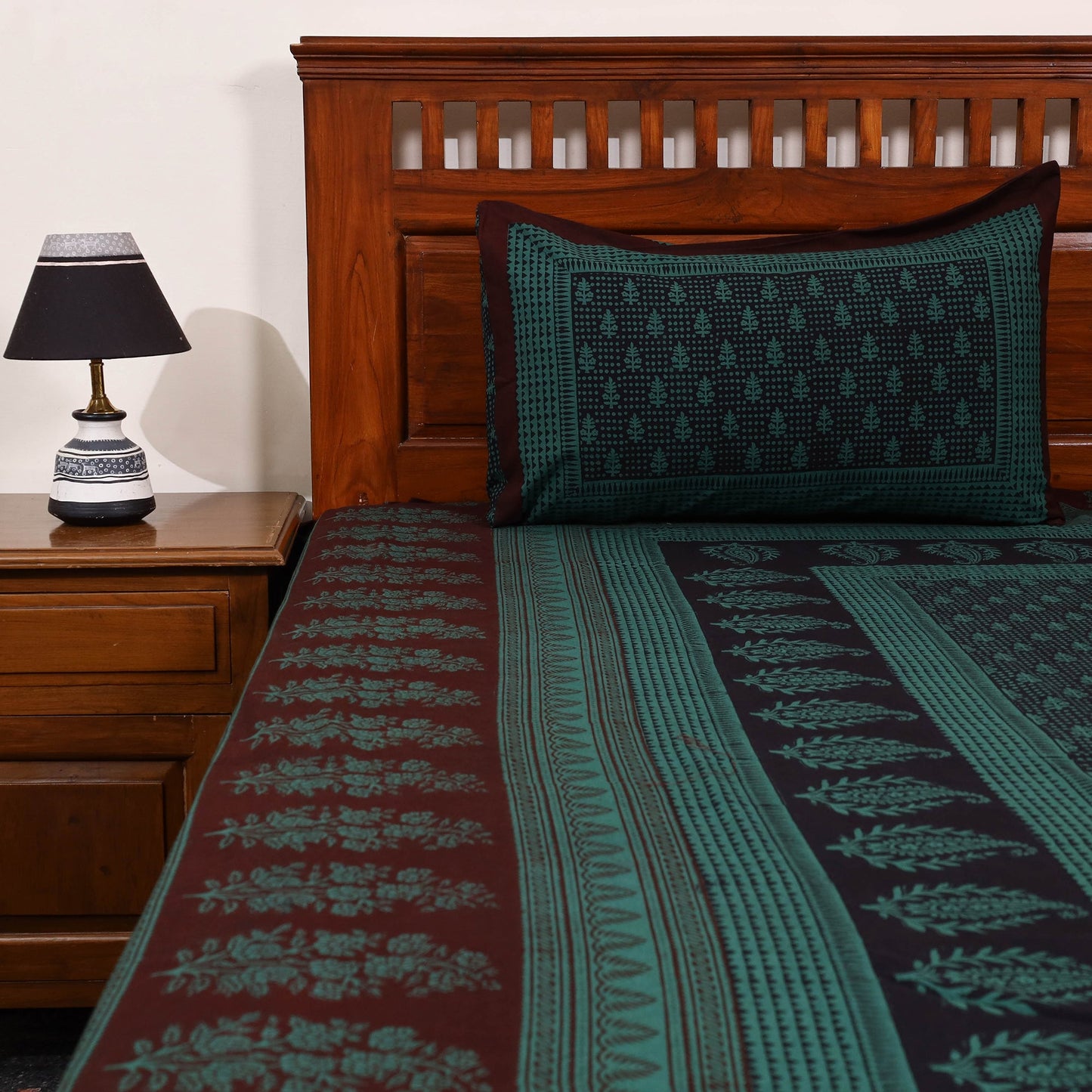 Green - cotton bagh double bedsheet with pillow covers 08