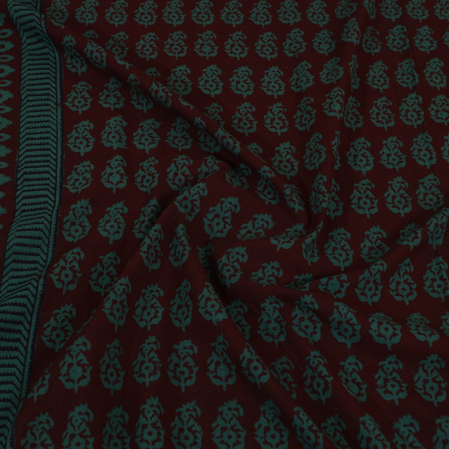 Green - cotton bagh double bedsheet with pillow covers 12