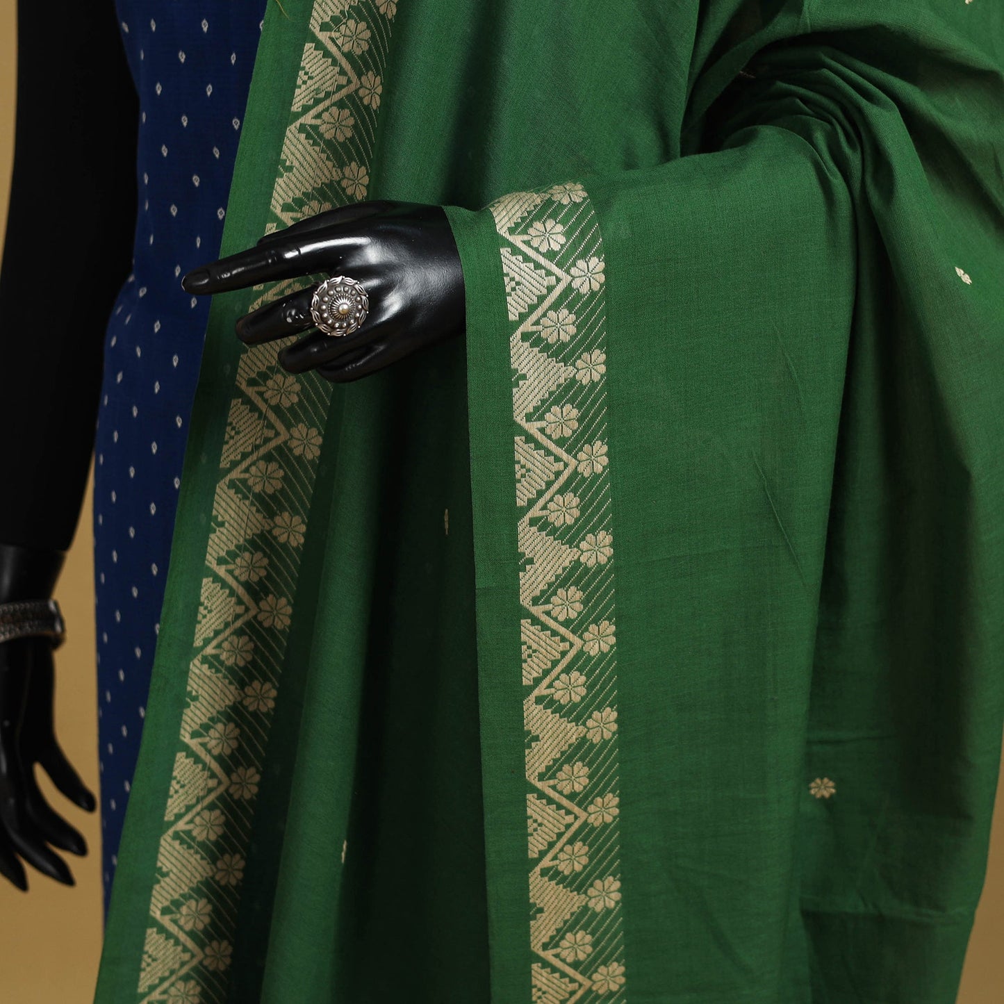 Green - cotton buti jacquard dupatta with thread border 16