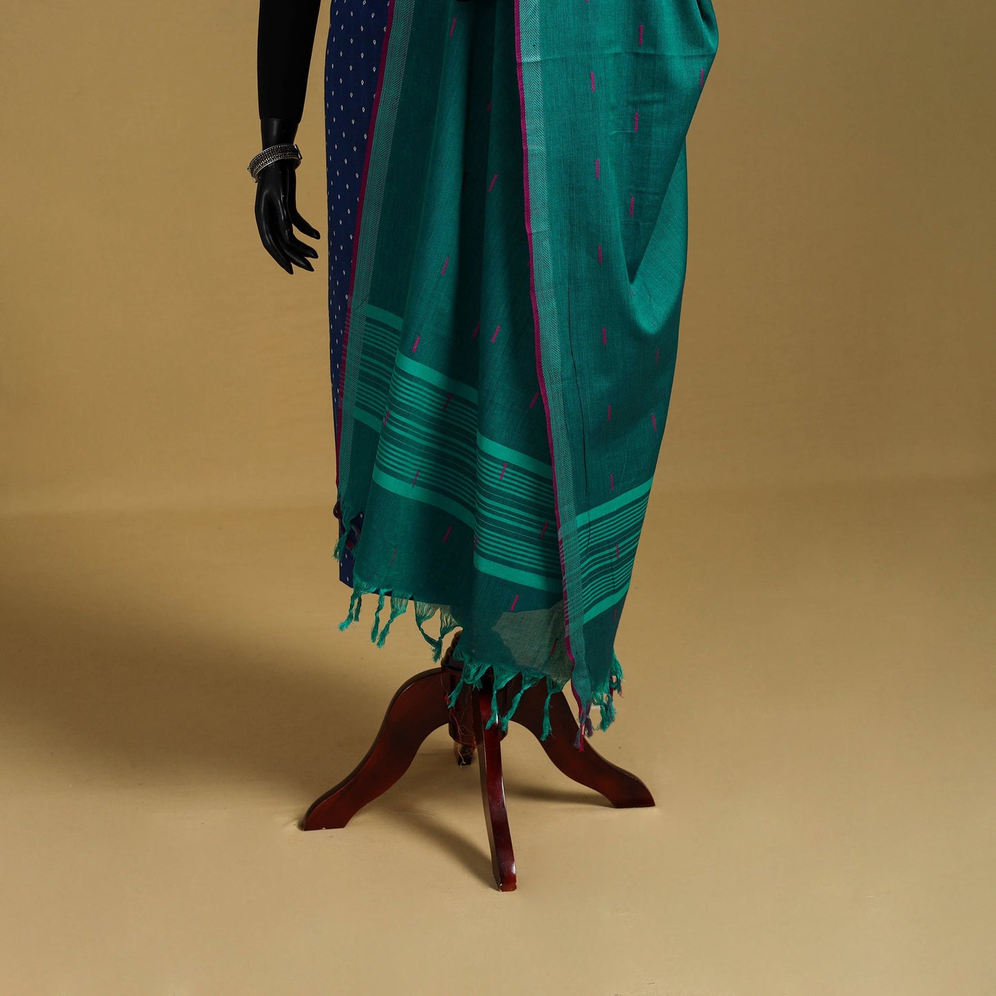 Green - cotton buti jacquard dupatta with thread border 24