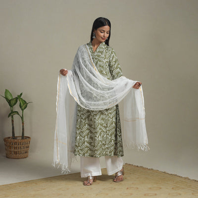 Green Cotton Hand Batik Print Kurta Set (Set of 3)