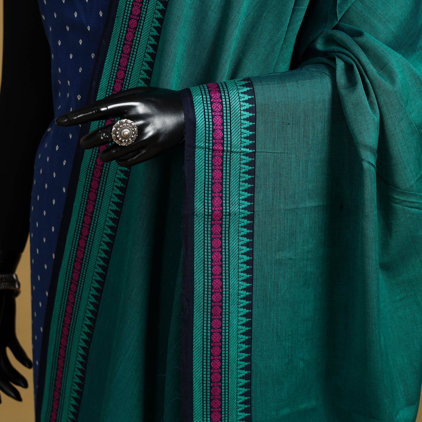 Green - cotton jacquard dupatta with thread border 10