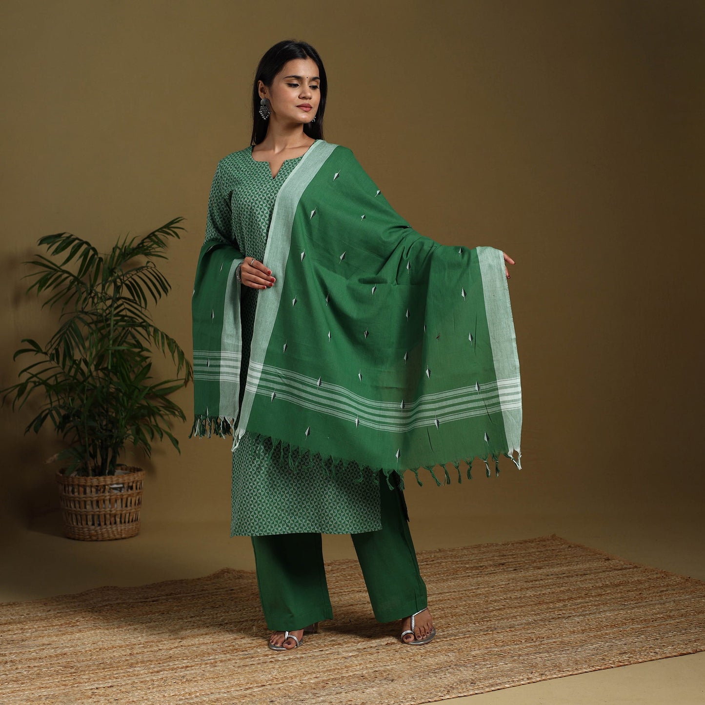 Green - cotton jacquard kurta set (set of 3) 01