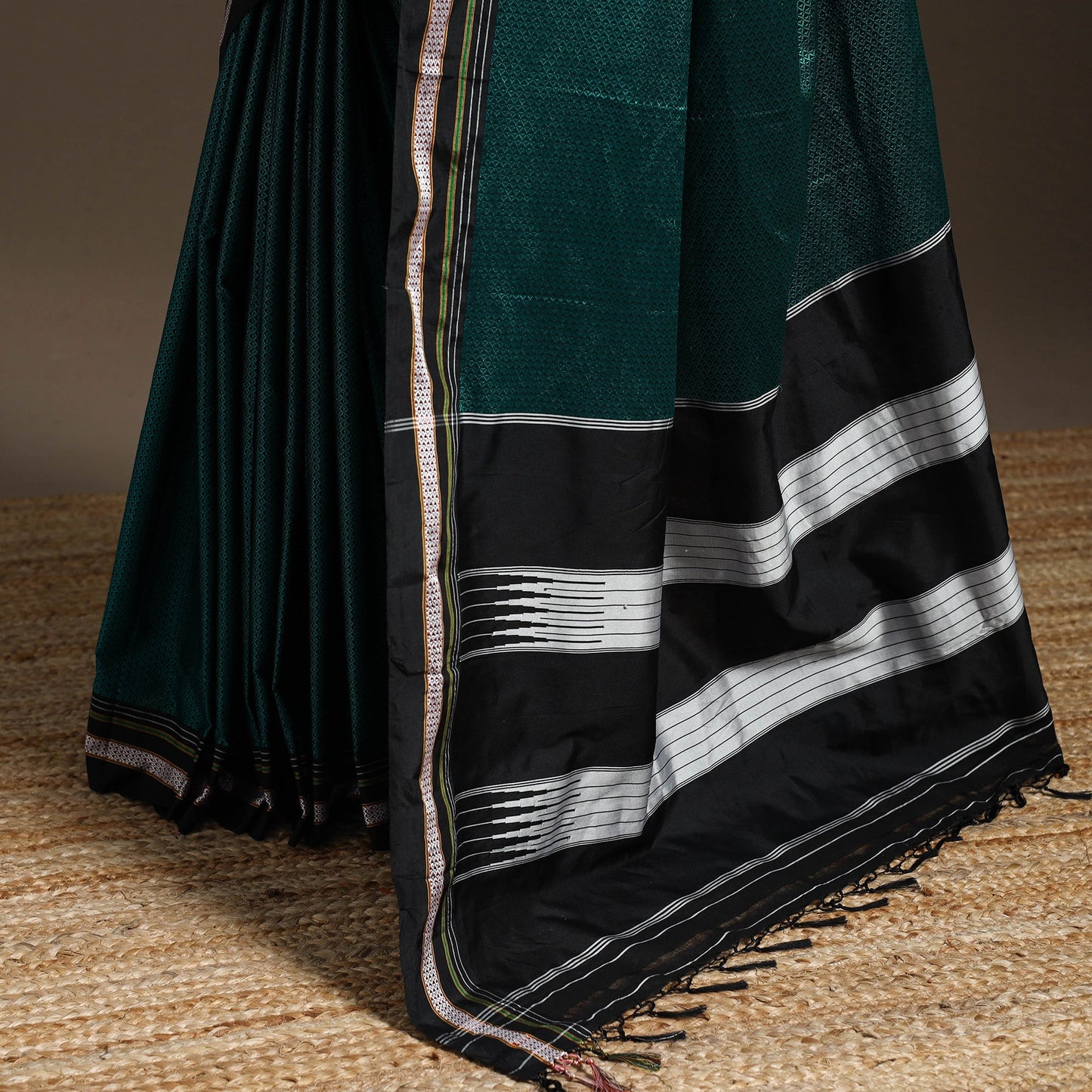 Cotton khun saree with chikki paras border 21 - handcrafted