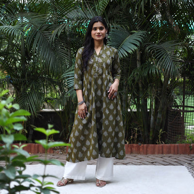 Green Cotton A-Line Pochampally Ikat Kurta for women