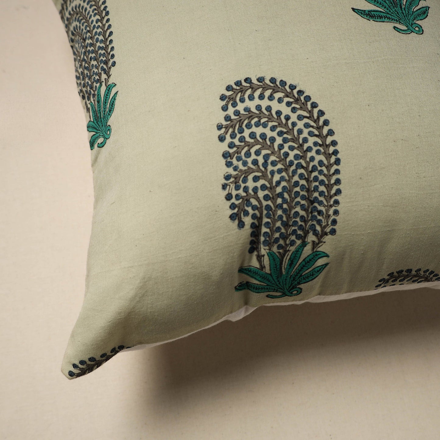 Cotton sanganeri cushion cover (16 x 16 in) 86 - handcrafted