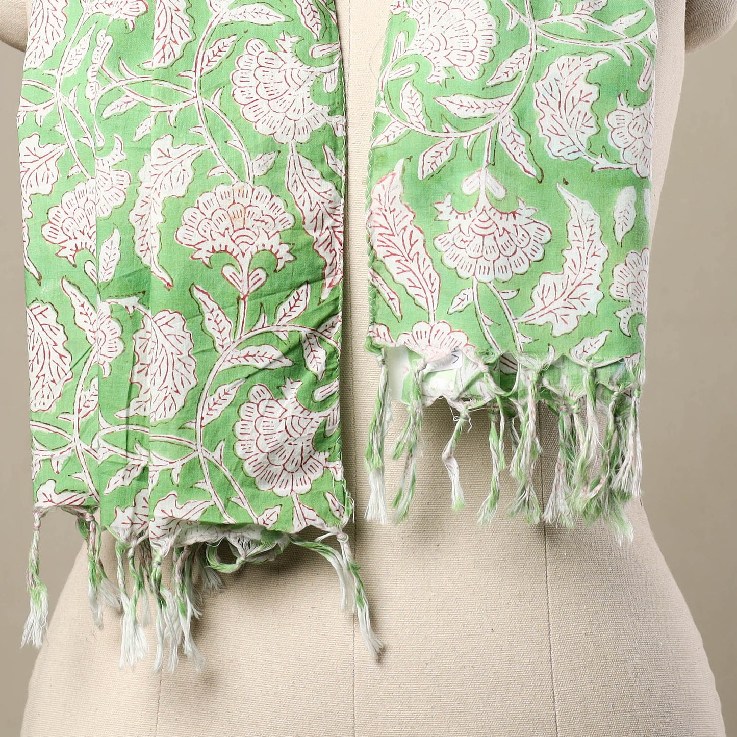 Green - cotton sanganeri stole with tassels 125