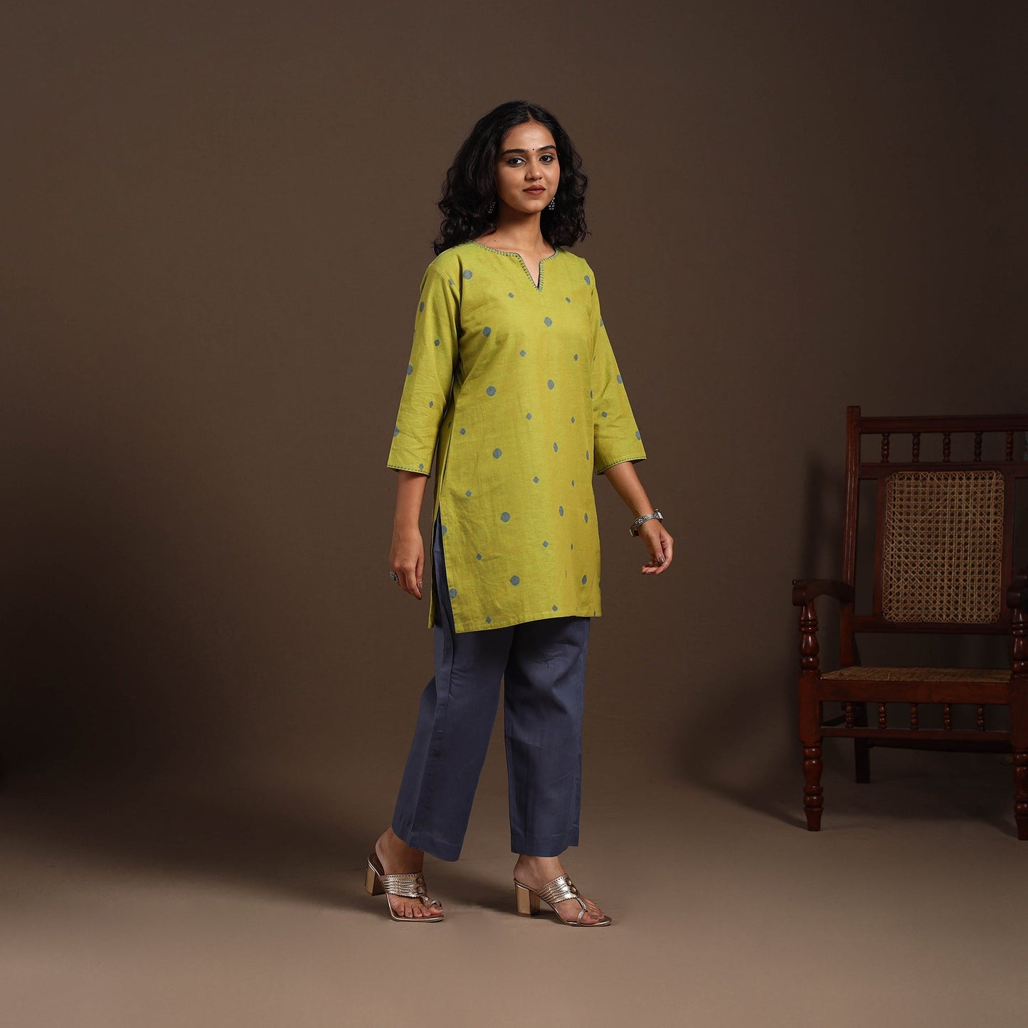 Green - cotton short jacquard kurta with hand embroidery 03