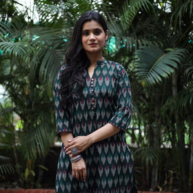 Green Cotton Straight Pochampally Ikat Kurta for women