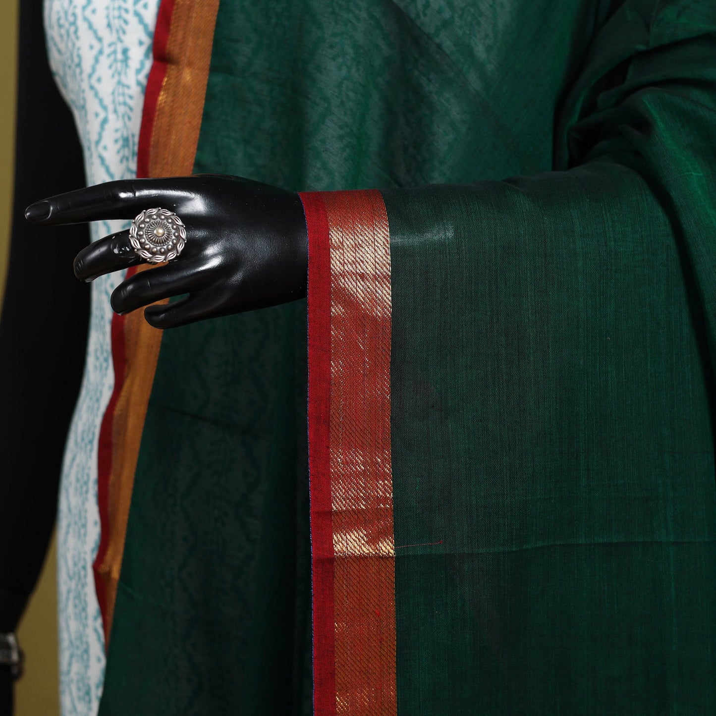 Green - dharwad cotton dupatta with zari border 01