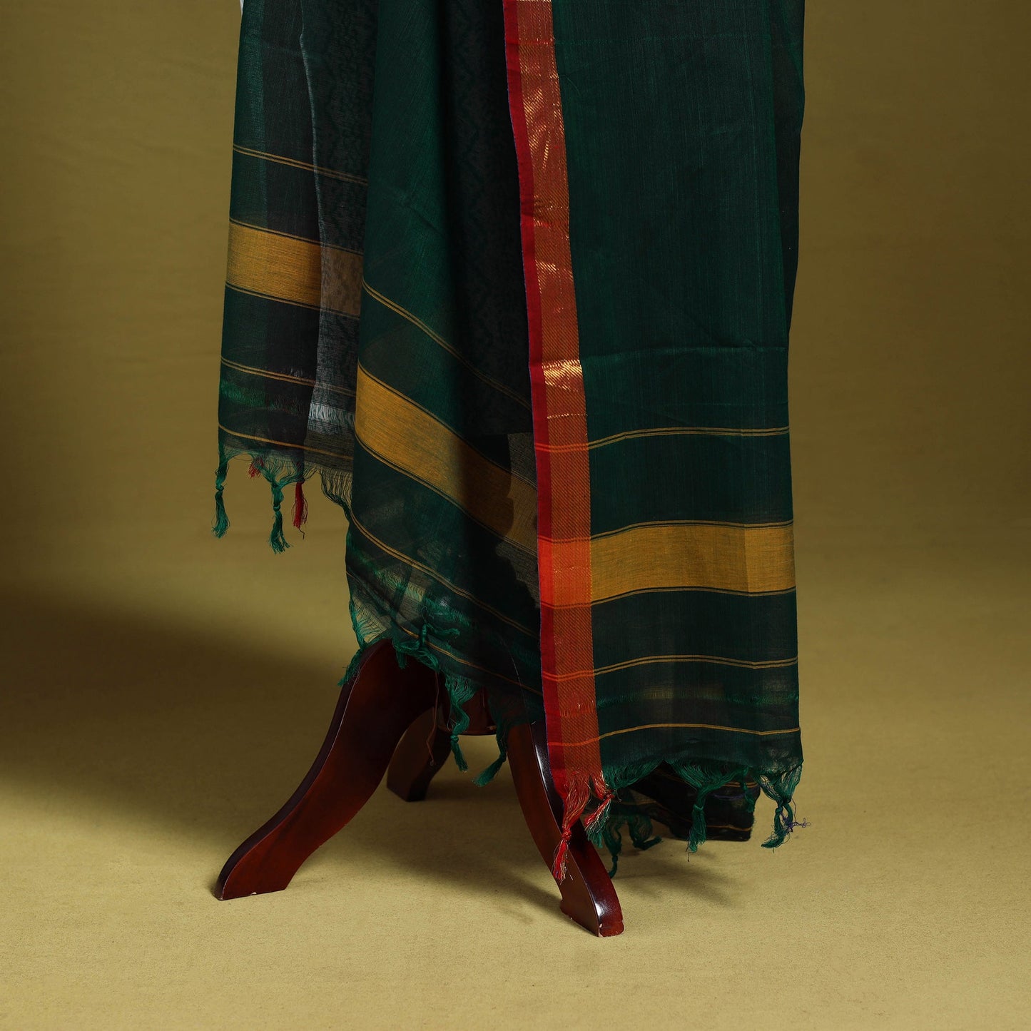 Green - dharwad cotton dupatta with zari border 01