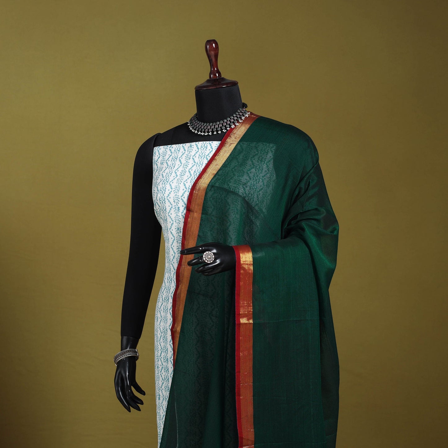 Green - dharwad cotton dupatta with zari border 01