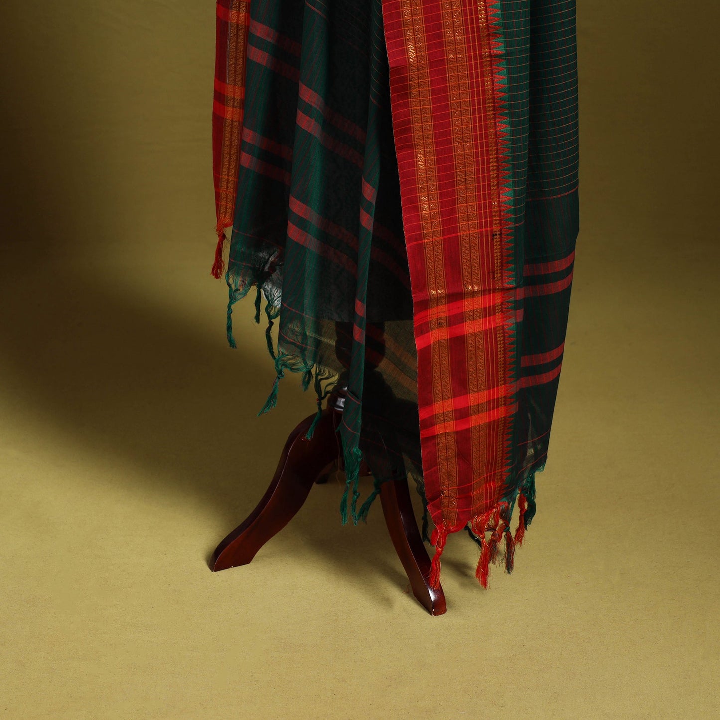 Green - dharwad cotton dupatta with zari border 04