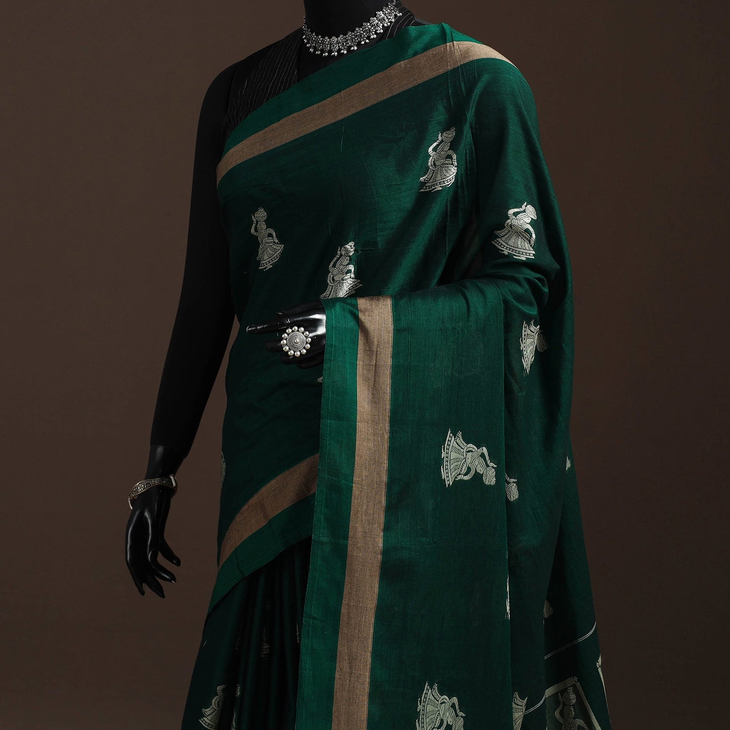 Dharwad cotton saree with thread buta 10 - handcrafted