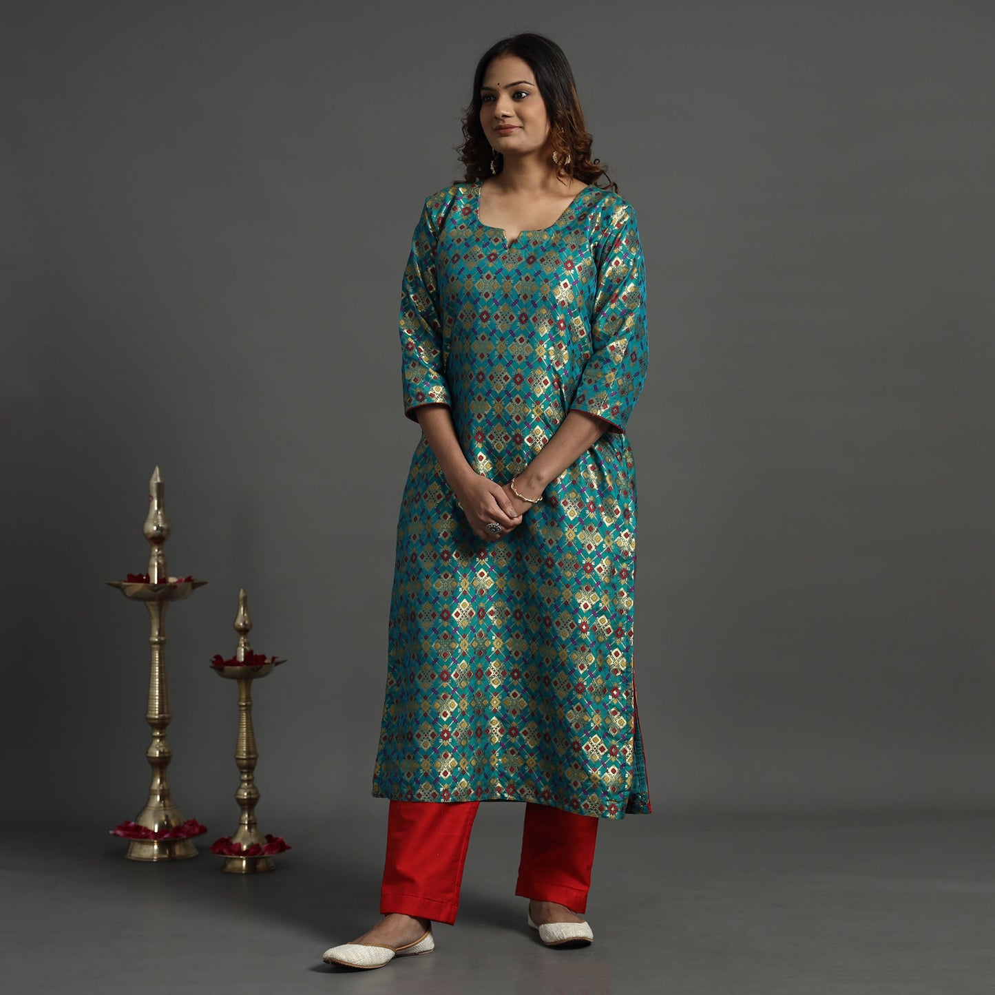 Buy Elegant Banarasi Brocade Silk Kurta with Pant Set Online at iTokri.com
