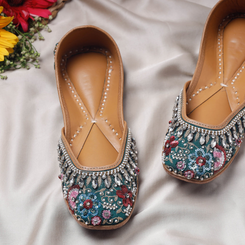 Green Handstitched Embroidered Jutti 