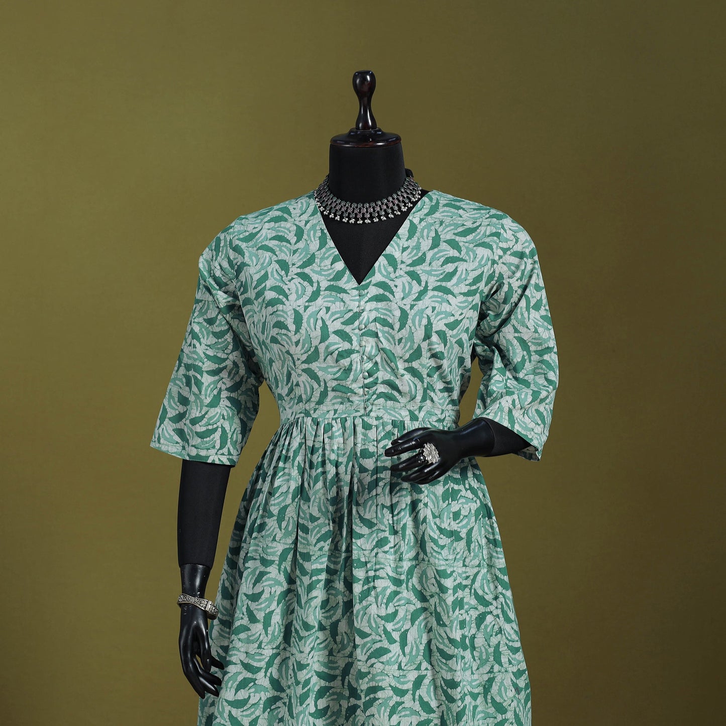 Green - flared cotton hand batik suit set (set of 2) 10