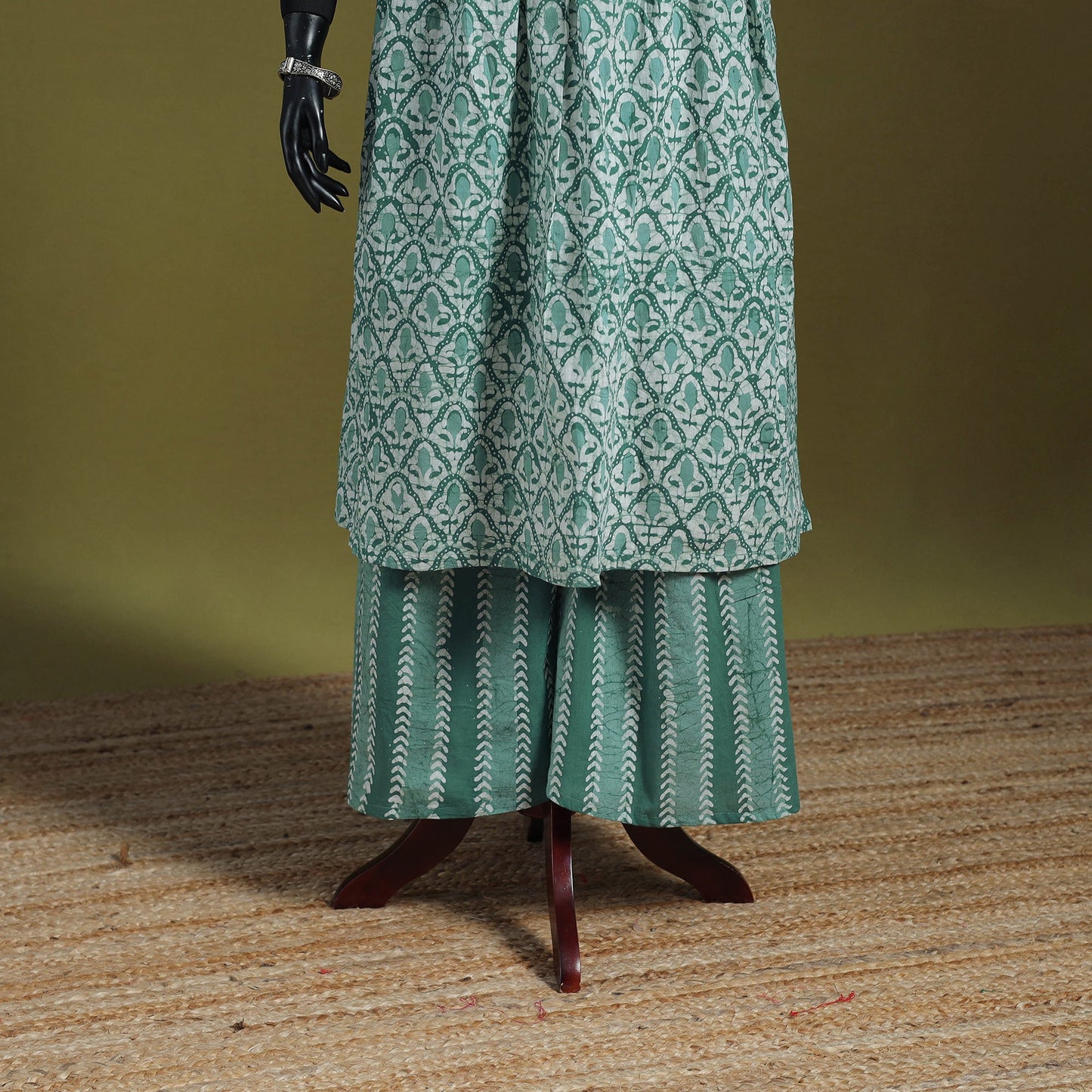 Green - flared cotton hand batik suit set (set of 2) 15